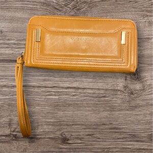 TAHARI Tan Wristlet Clutch